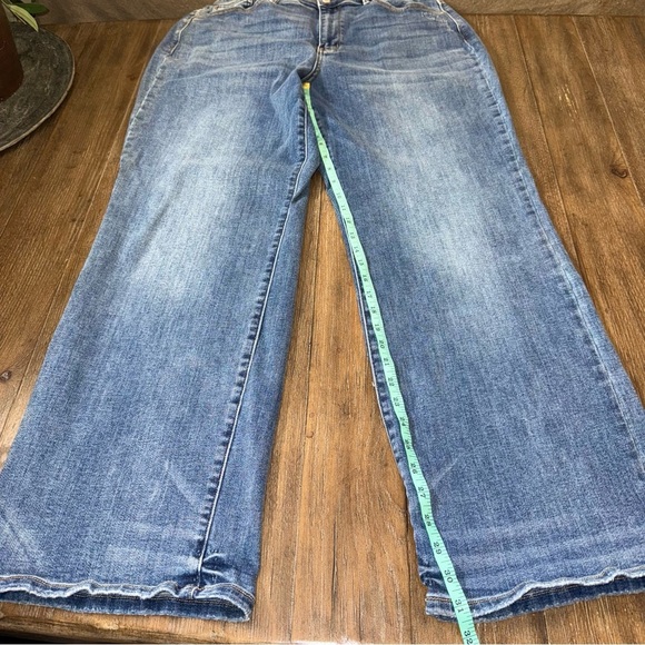 Judy Blue High Waist Wide Leg Jeans Medium Blue Stretch Whiskered - Picture 10 of 12